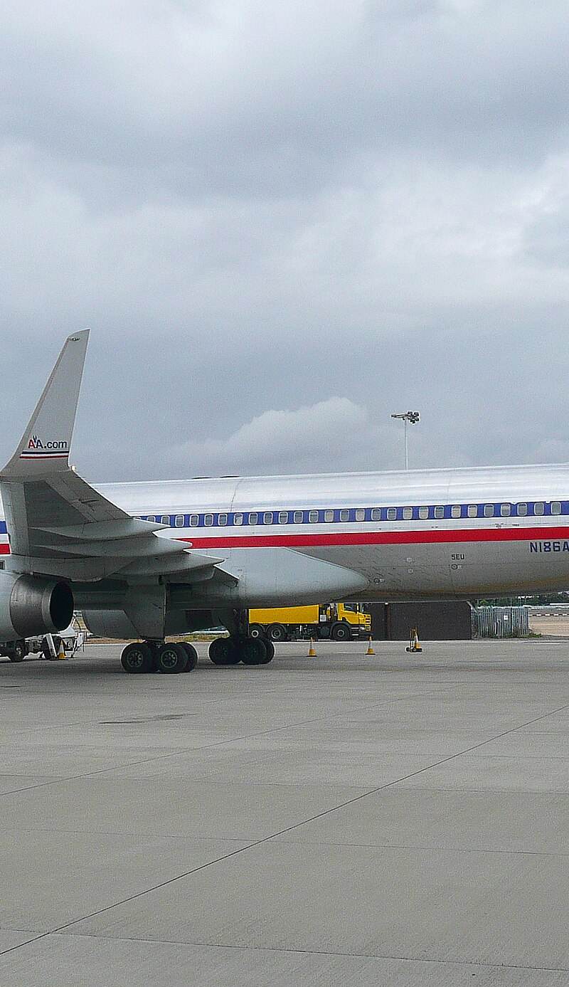 N186AN - Twin-engine aircraft