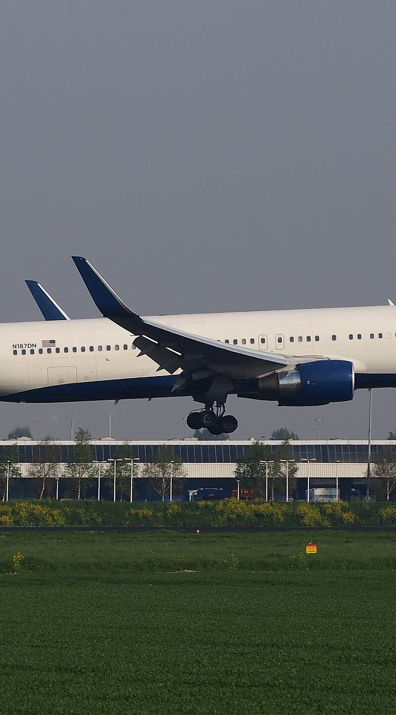 N187DN - Twin-engine aircraft