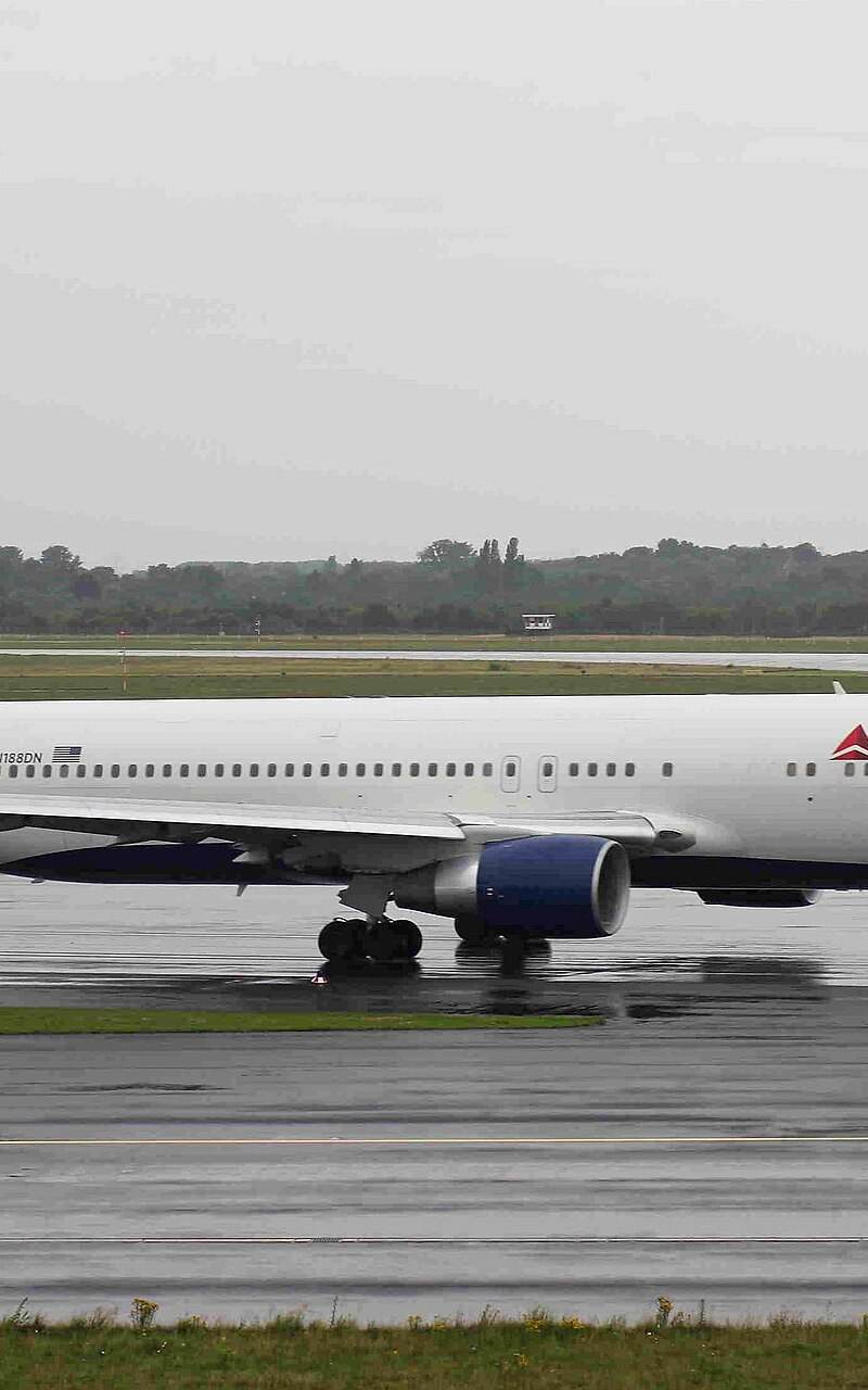 N188DN - Twin-engine aircraft