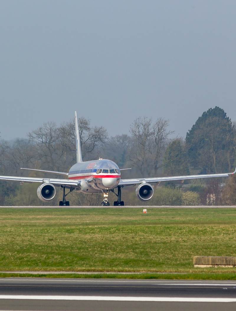 N189AN - Twin-engine aircraft
