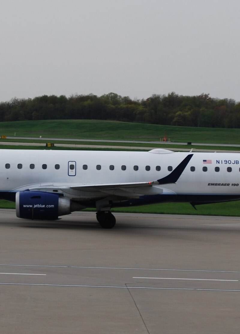 N190JB - Embraer
