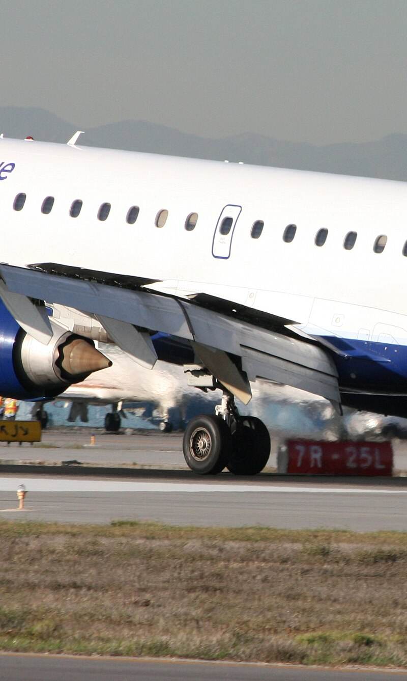 N190JB - Embraer
