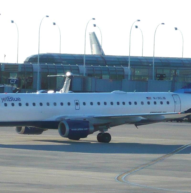 N190JB - Embraer