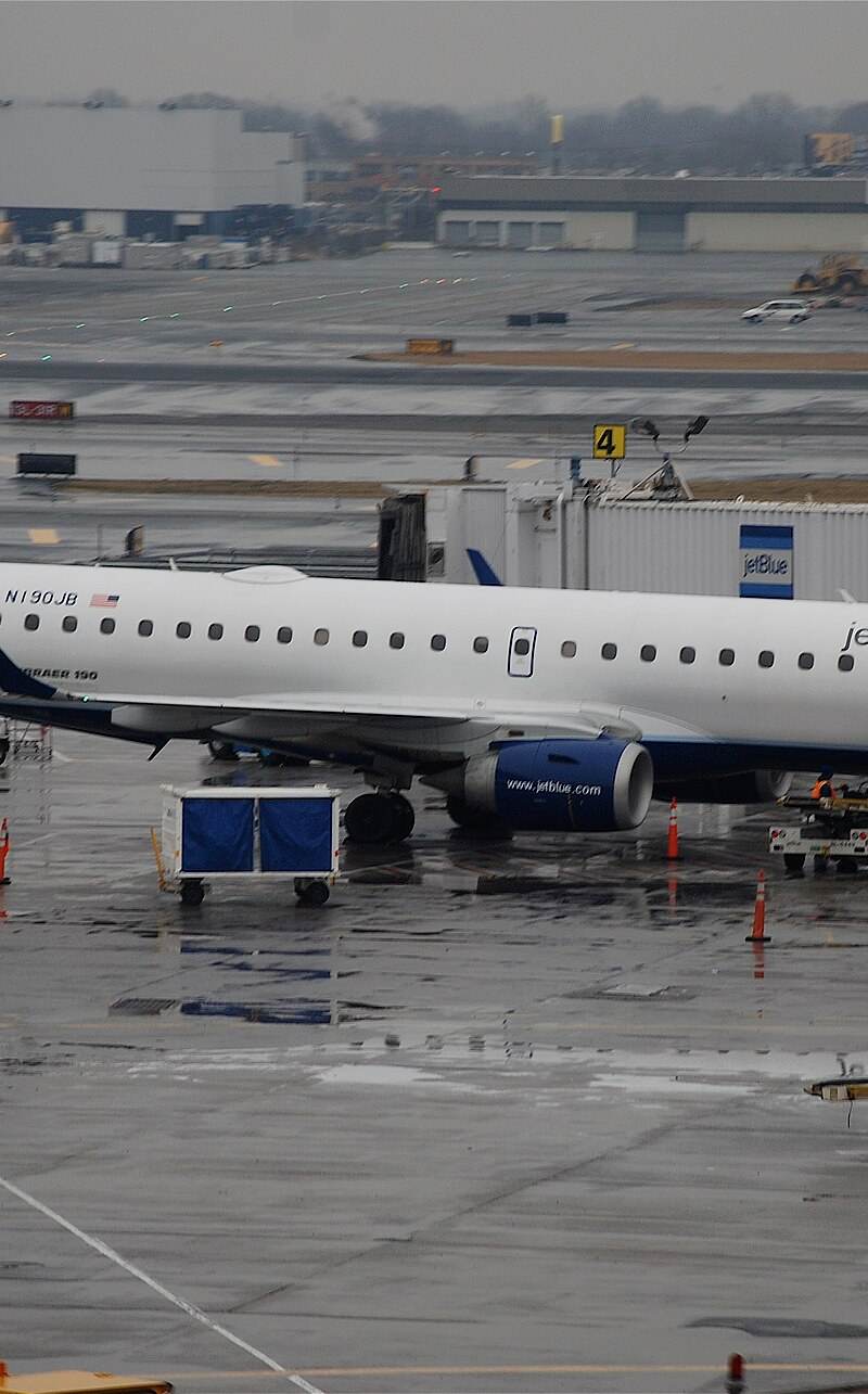 N190JB - Embraer