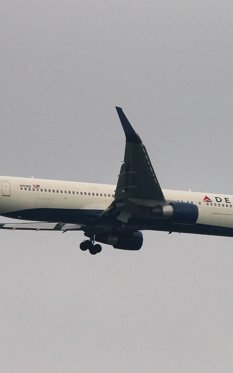 N191DN - Twin-engine aircraft
