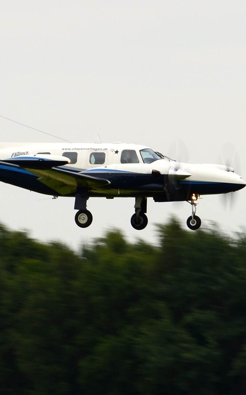 N191MA - Twin-engine aircraft