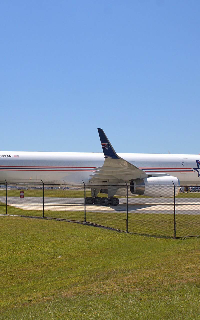 N192AN - Twin-engine aircraft