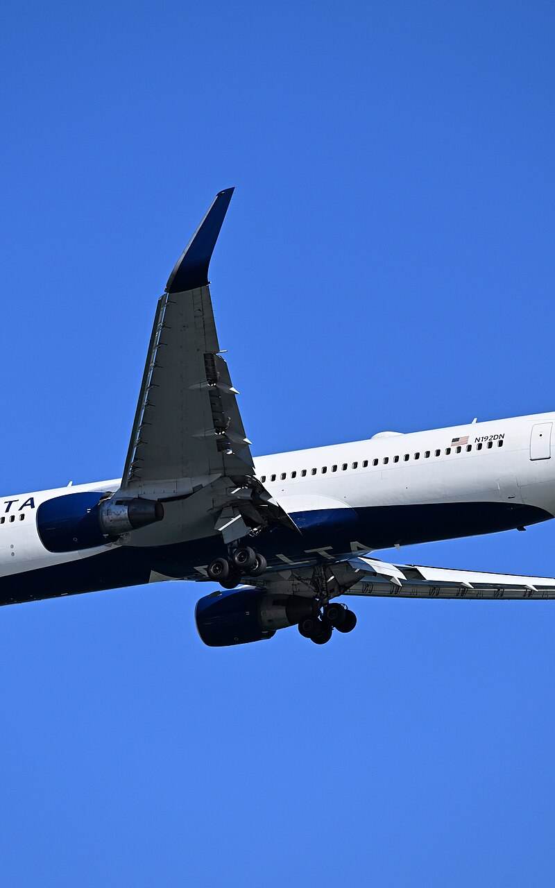 N192DN - Twin-engine aircraft