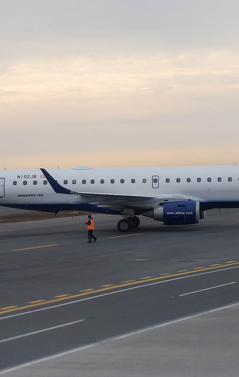 N192JB - Embraer