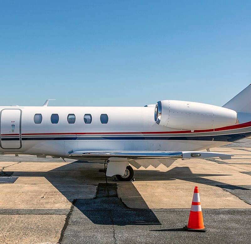N194ME - Business jet