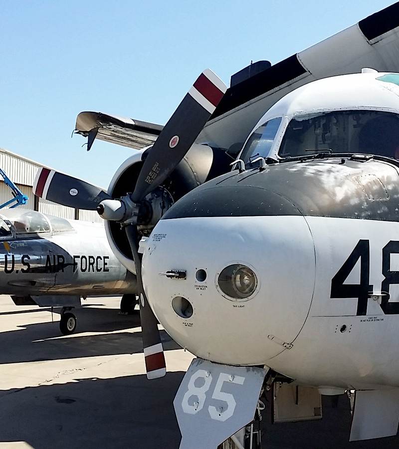 N37AM - Twin-engine aircraft