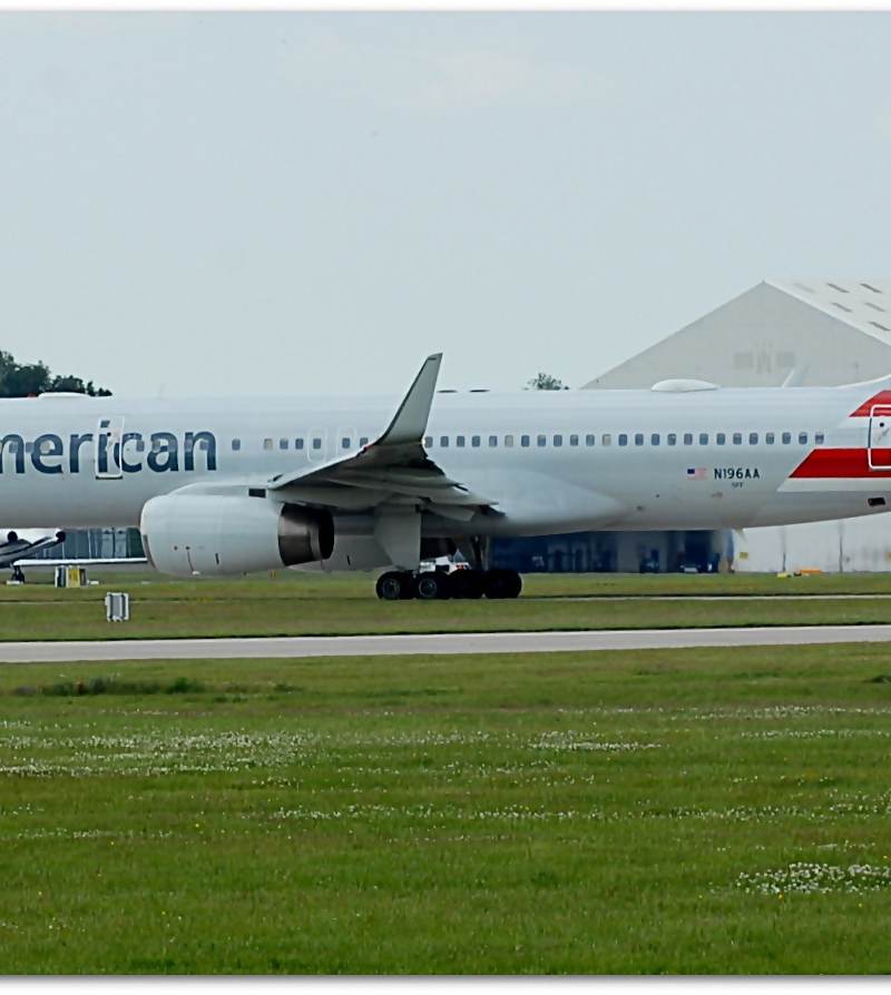 N196AA - Twin-engine aircraft
