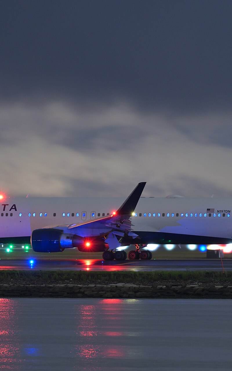 N197DN - Twin-engine aircraft