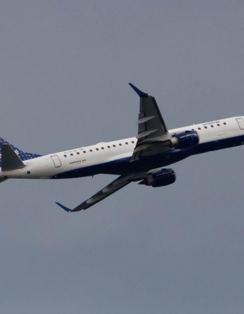 N197JB - Embraer