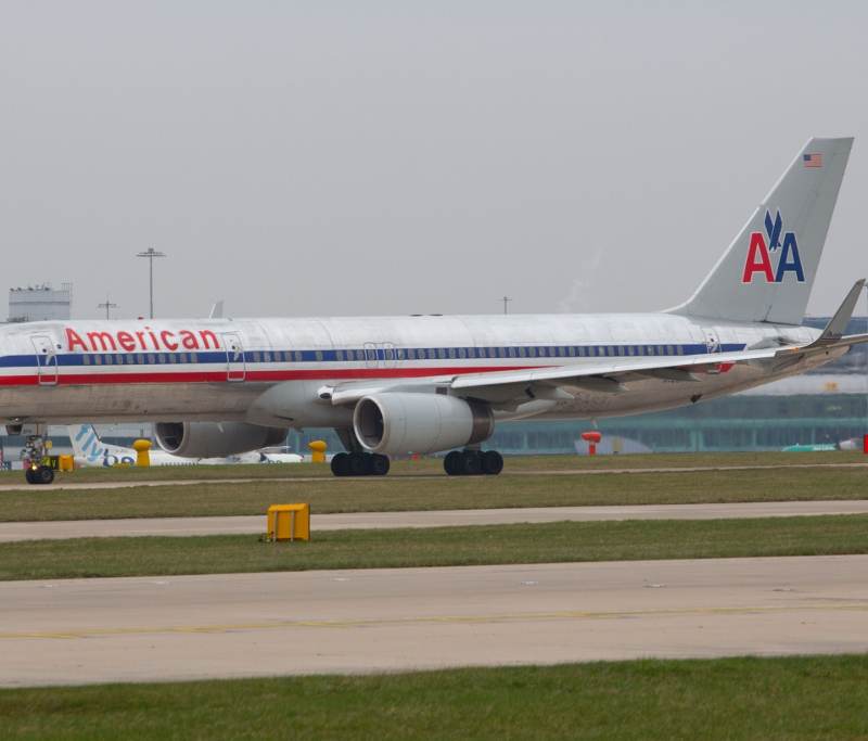 N198AA - Twin-engine aircraft