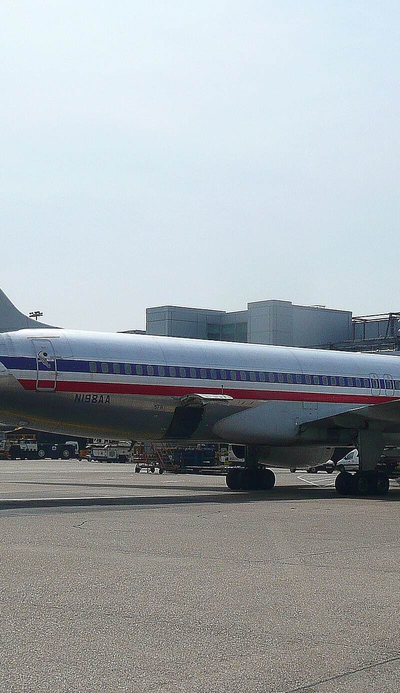 N198AA - Twin-engine aircraft