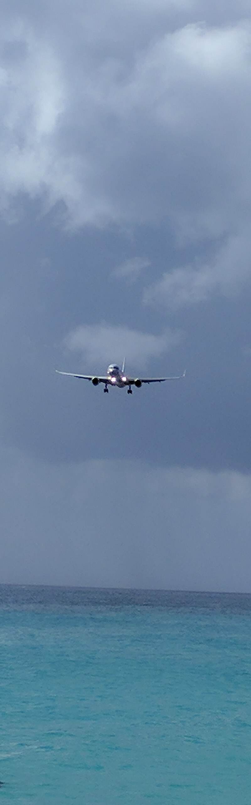 N198AA - Twin-engine aircraft