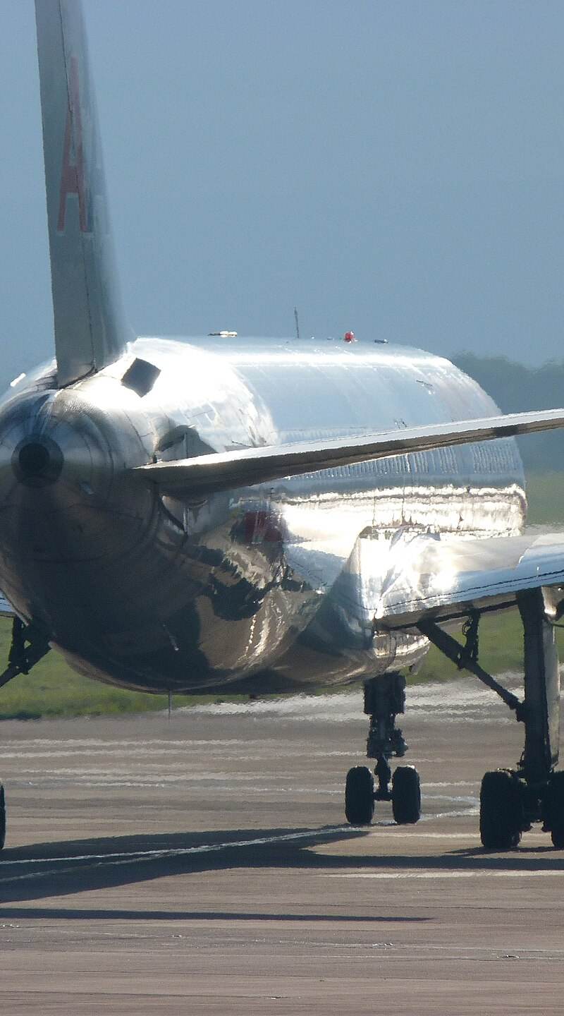 N199AN - Twin-engine aircraft