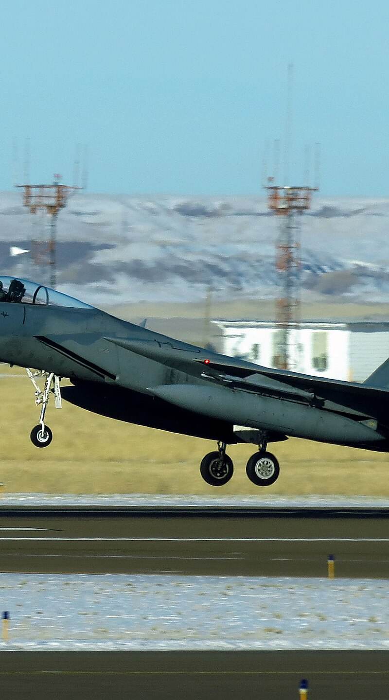  - Twin-engine aircraft