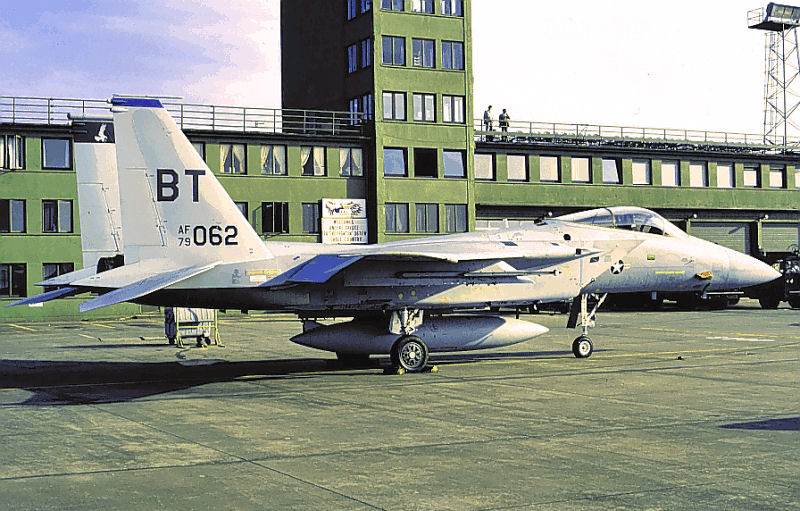  - Twin-engine aircraft