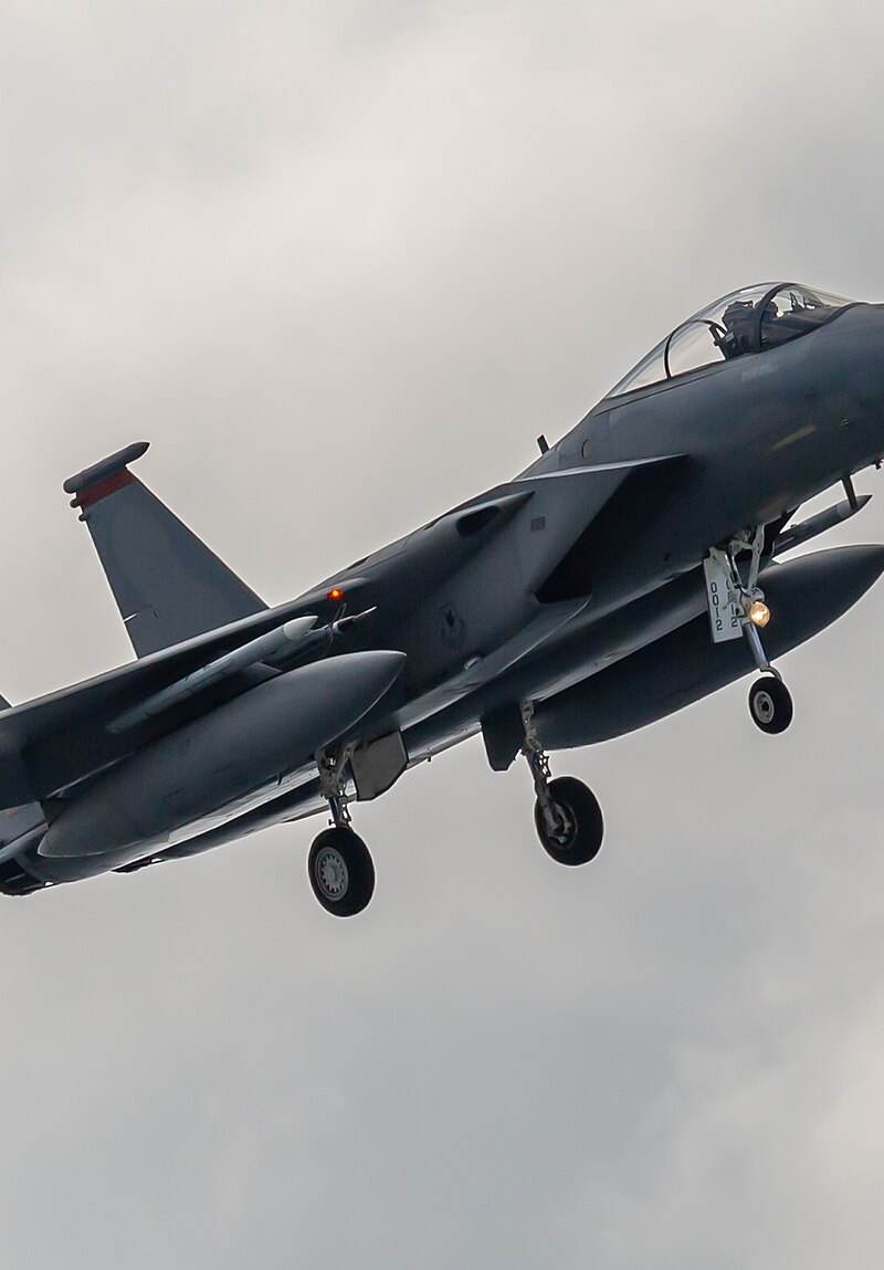  - Twin-engine aircraft