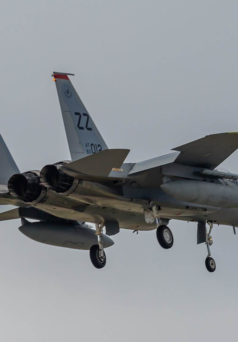  - Twin-engine aircraft