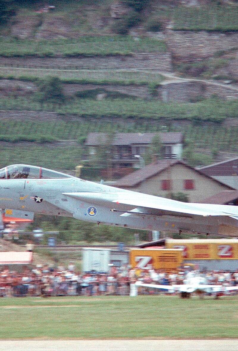  - Twin-engine aircraft