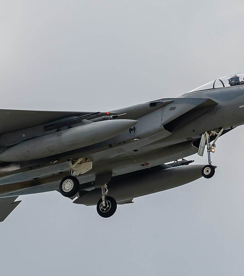 - Twin-engine aircraft