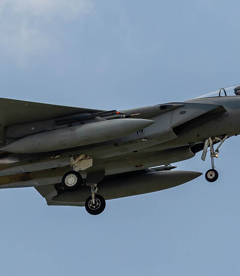  - Twin-engine aircraft
