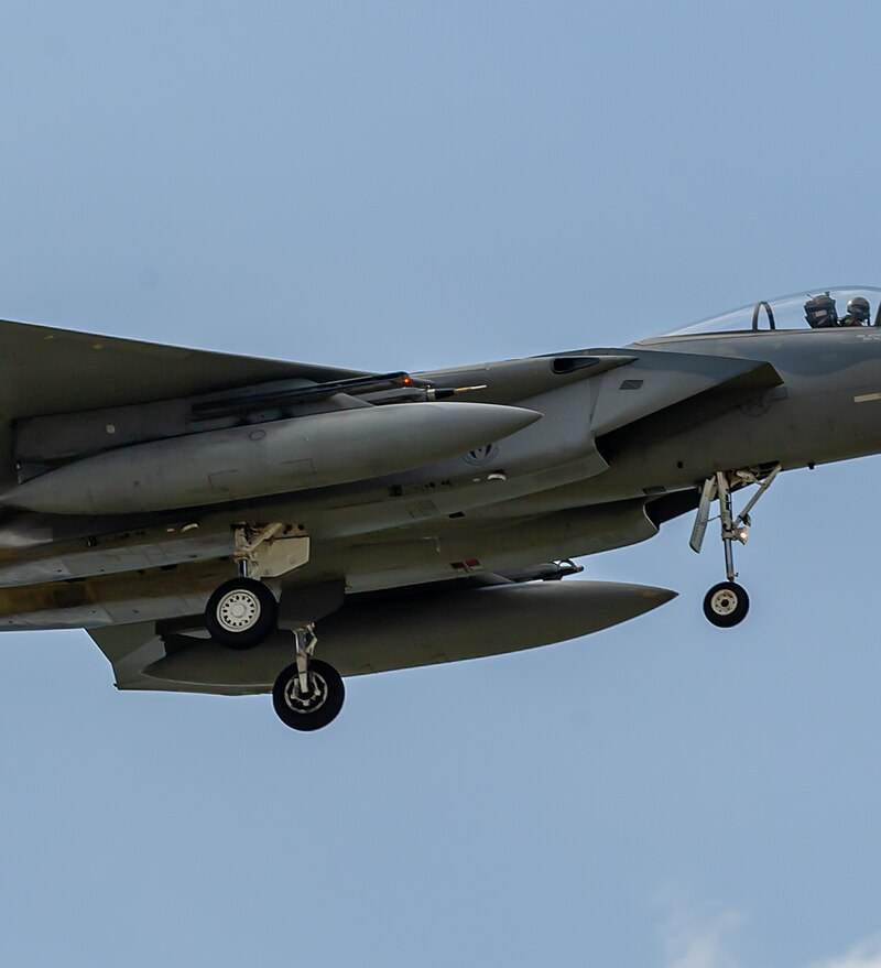  - Twin-engine aircraft