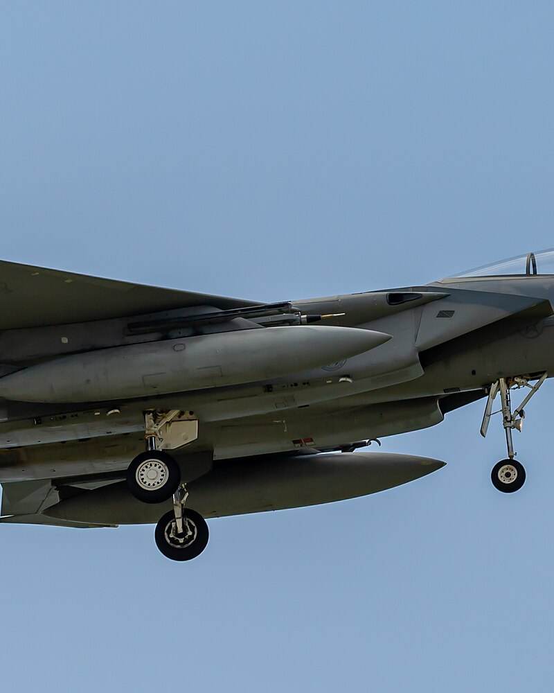  - Twin-engine aircraft