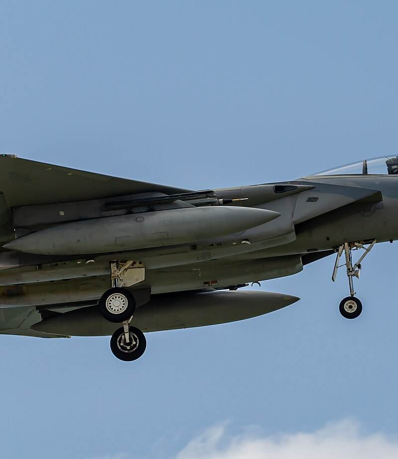  - Twin-engine aircraft