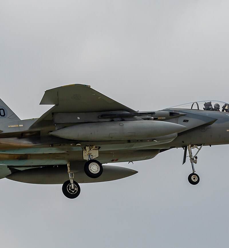  - Twin-engine aircraft