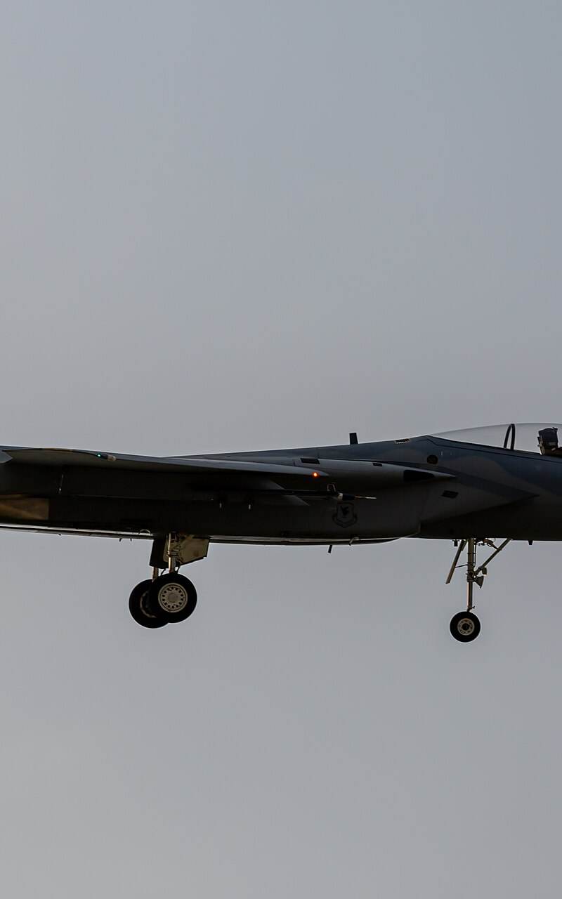  - Twin-engine aircraft