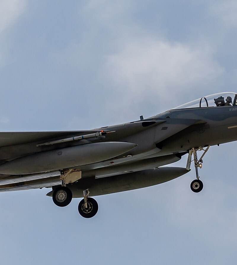  - Twin-engine aircraft
