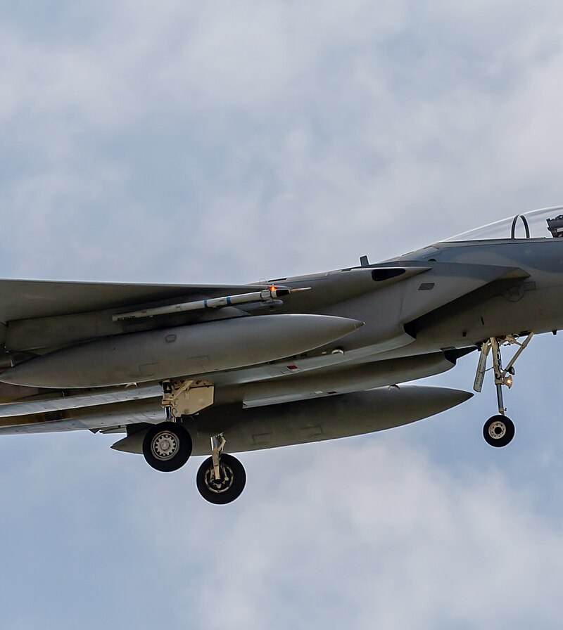  - Twin-engine aircraft