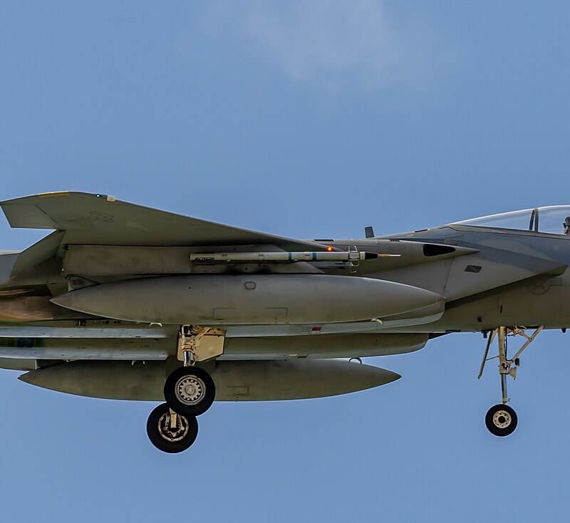  - Twin-engine aircraft