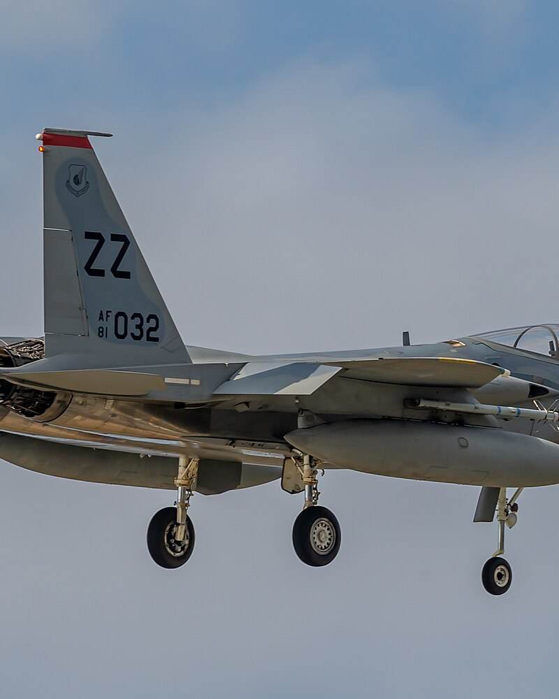  - Twin-engine aircraft