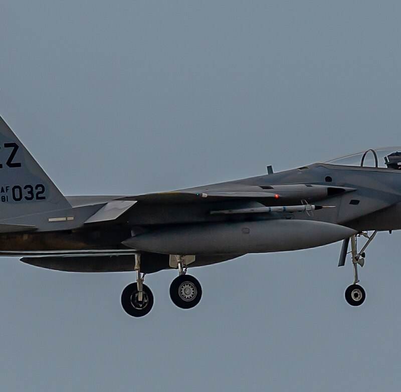  - Twin-engine aircraft