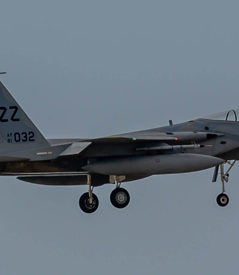  - Twin-engine aircraft