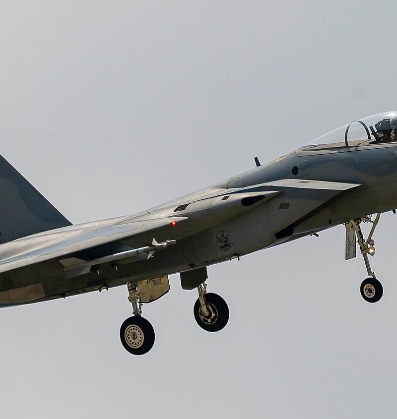 - Twin-engine aircraft