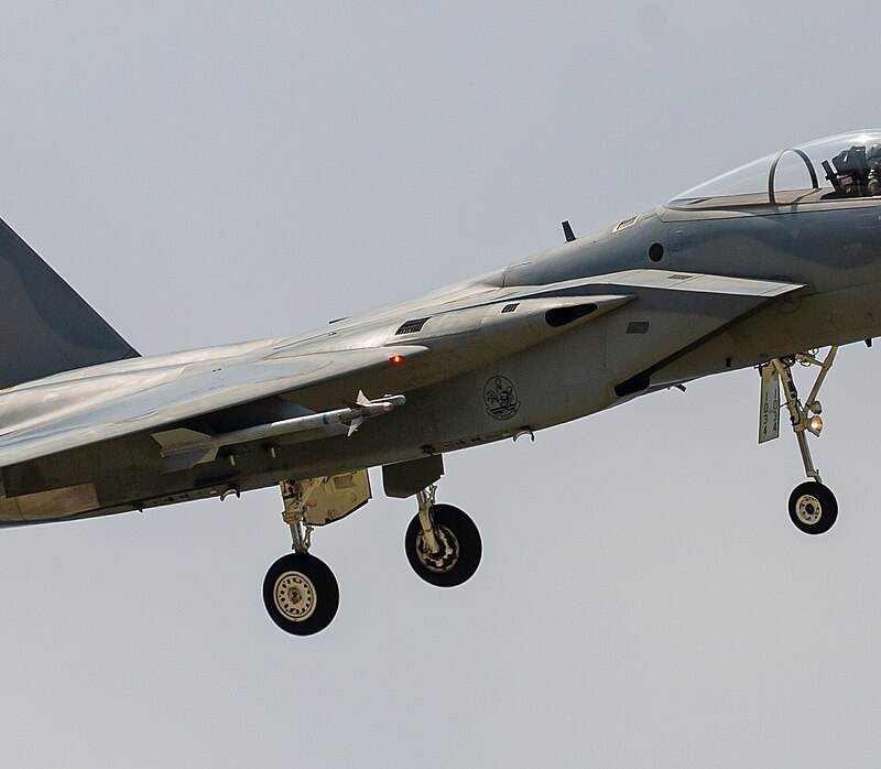  - Twin-engine aircraft