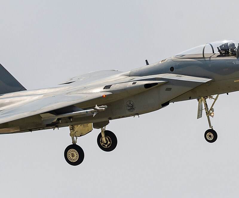  - Twin-engine aircraft