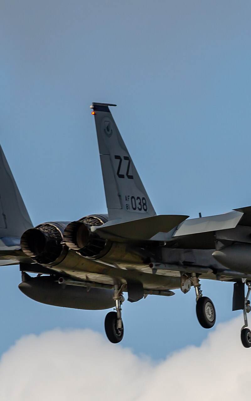  - Twin-engine aircraft
