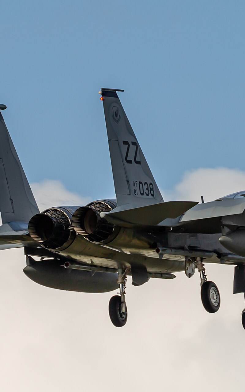  - Twin-engine aircraft