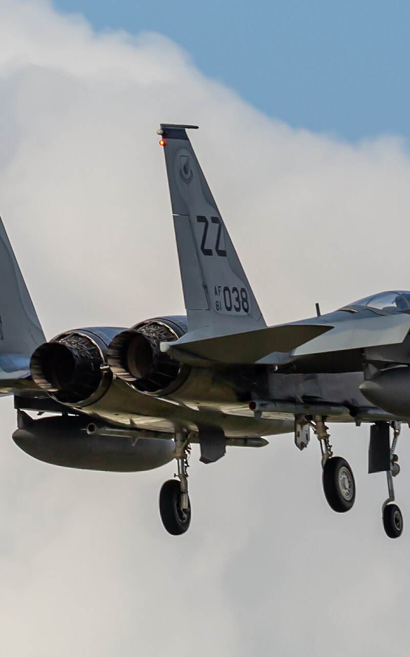  - Twin-engine aircraft