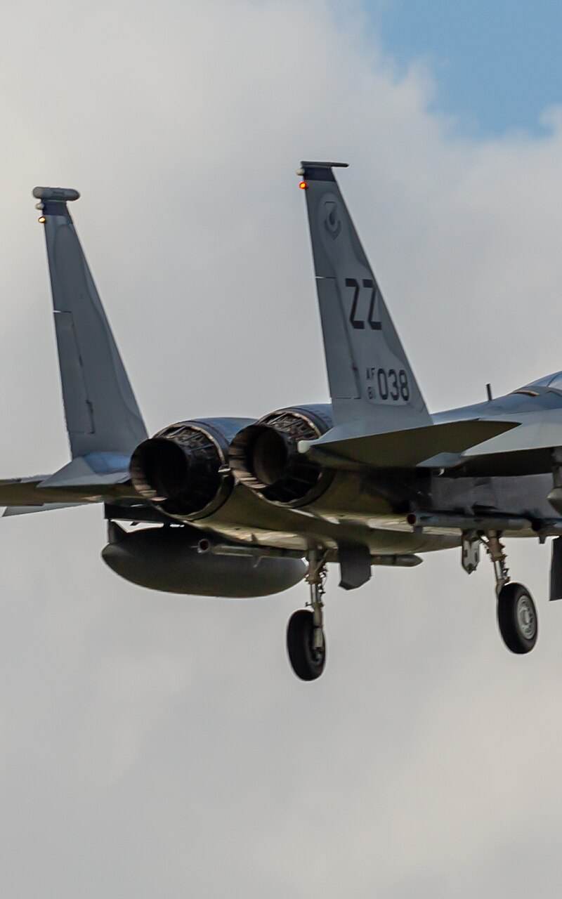  - Twin-engine aircraft