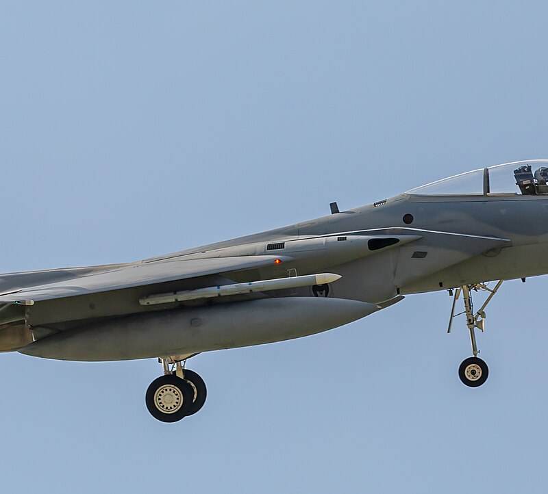  - Twin-engine aircraft