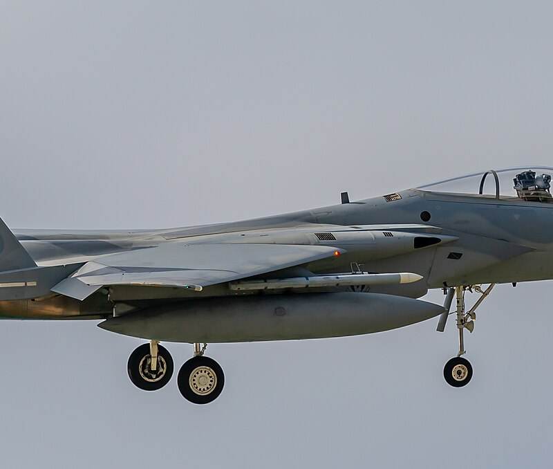  - Twin-engine aircraft