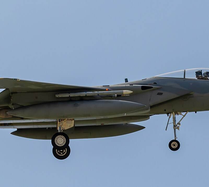  - Twin-engine aircraft